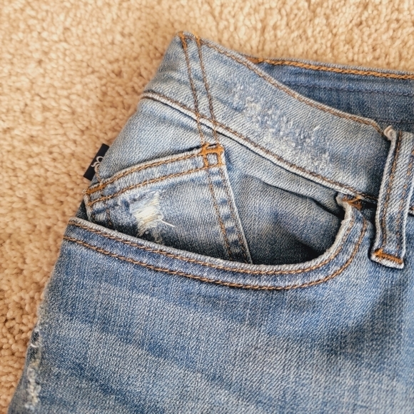 Rock & Republic Bumpershoot Denim Shorts 10 - Picture 2 of 11